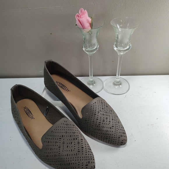 Seychelles pointy toe flats olive green punched open design Size 6.5 Womens - Picture 4 of 13